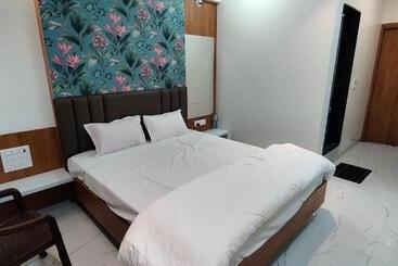 Hotel Mayur Residency