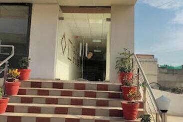 Hotel Shiv Kashi,sultanpur