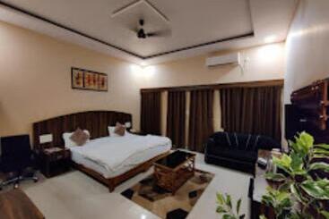 Hotel Aaradhya International Jagdalpur
