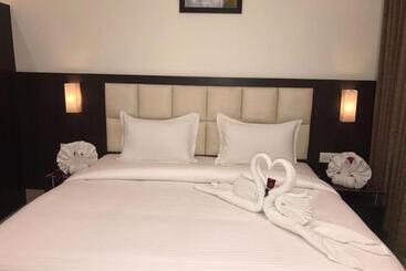 Отель Anandi Inn By Bookingcare