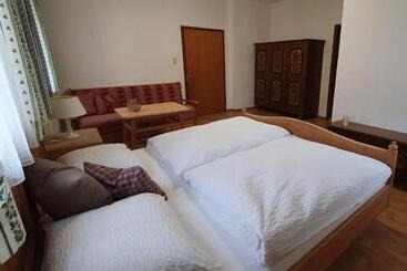 Neufangbauer, Familie Sabine Und Peter Hauser