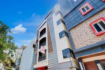 Hotel Super Collection O Sri Balaji Luxury Rooms