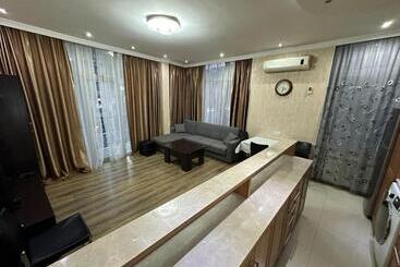 پانسیون Guesthouse Gamsaxurdia