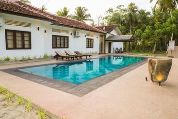 Pensão Sathmin Villa