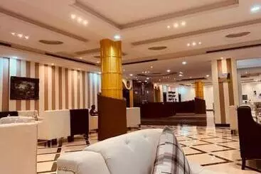 أجنحة ميثاق الفندقية