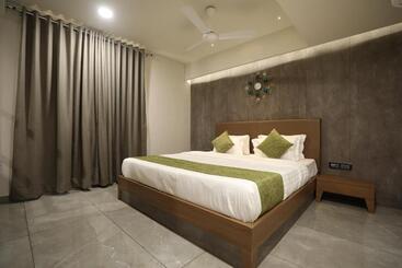 Hotell R City Inn By Mantram Hospitality