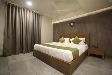 Hôtel R City Inn By Mantram Hospitality