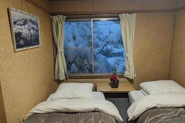 Pansiyon 白馬の黒馬 darkhorse @hakuba