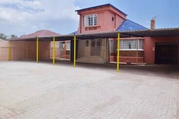 Pensione Skypz Lodge