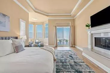 Lomakeskus The Bellevue Estate By Fieldtrip Infinity Pool With Sweeping Views