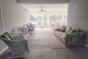 Отель Beaufort Harbour Suites And Lodges