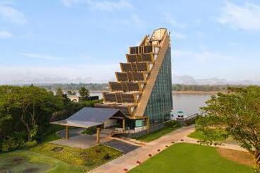 Hotel Naka Raj Escape