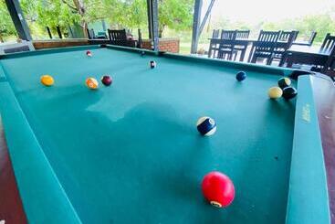 Yala Ying Yang Hostel & Camping