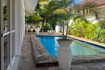 Bed and Breakfast Ukaya Villa