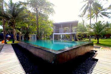 Szálloda Inna S Villa Desa