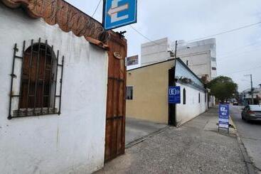 Hotel Residencial F Y V Spa