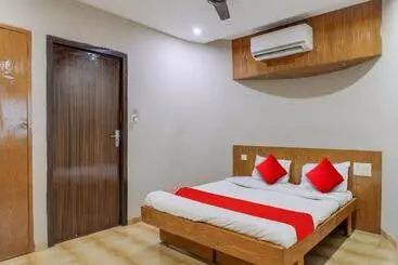 Oyo Hotel Roshni