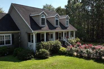 פנסיון Bluffwood Farm