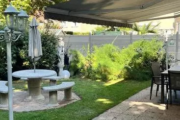 Pensione Room In Bb Nathalies Home 2 Bedrooms Breakfast
