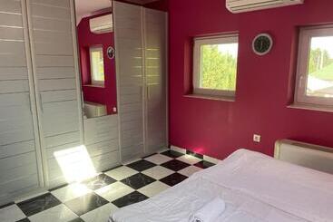 호텔 Bagolyvár Inárcs