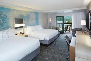 هتل Courtyard By Marriott Lake George