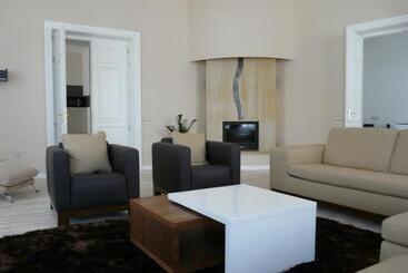 Отель Soleil Apartman Szeged