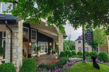 Otel The Park On Main