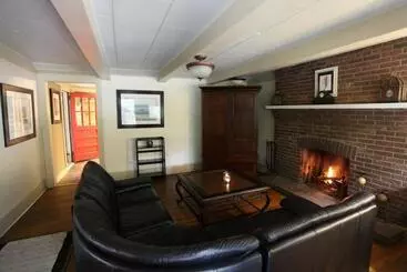 ホテル The Pines Cottages