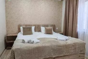 پانسیون Sun House