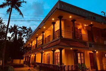 Lägenhetshotell Surendram Villa