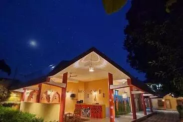 Hotel Saalwood Safari Lodge