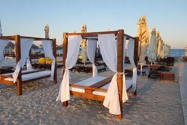 ペンション Eros Beach Resort