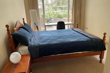 הוסטל 6 Bdrs Villa With Pool & Tennis Court