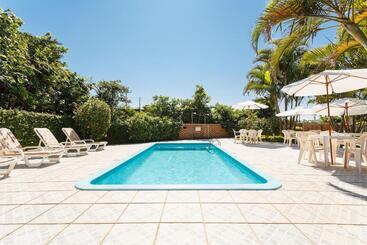 Hostel Pousada Residencial Alamandas