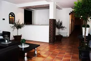 Bed And Breakfast 33