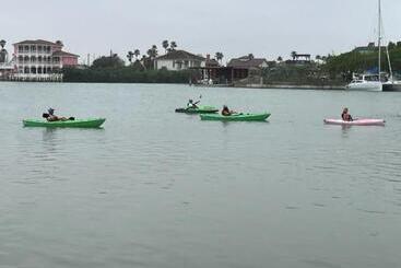 Motel White Sands Inn, Marina, Bar & Grill