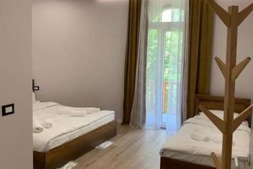 پانسیون Stone House 22