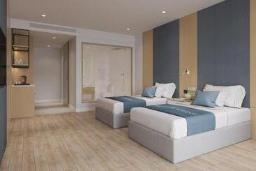 هتل Aquamarine Beachfront Resort & Spa Cam Ranh