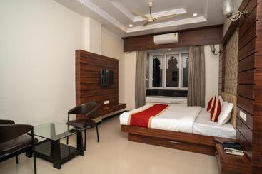 Tiger S Trail Hotel & Food Court