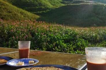 Hotel Snowind Cottages