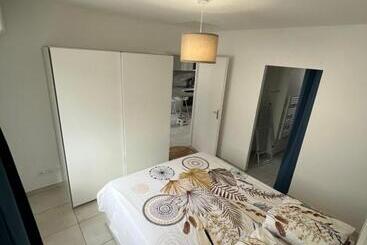 هتل آپارتمان La Villa Des Lauriers