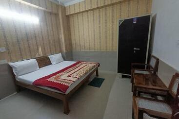 بنسيون Holy Tripadvisor Hostels