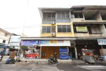 Hotel Backpaker Seraya By Oyo