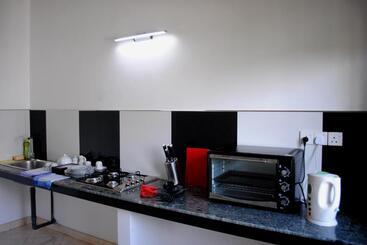 ホテル Cinnamon Holiday Inn