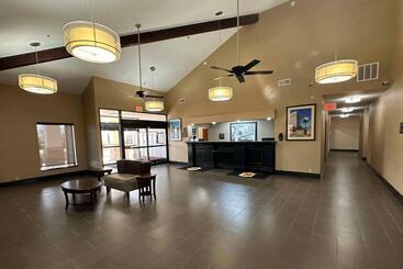 בית מלון כפרי Super 8 By Wyndham Alexandria La