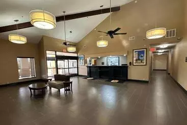 Hotelli Super 8 By Wyndham Alexandria La