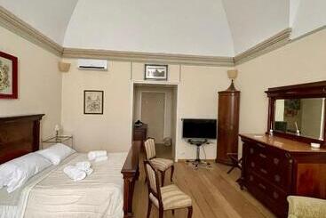 4 Balconi Rooms  Dimora Arditi B&b