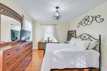 茅舍 Charming Valley Stream Home: 24 Mi To Central Park