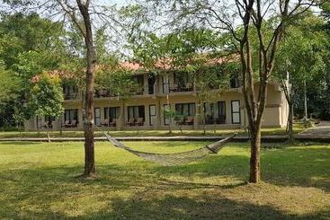 Hotel Lumbini Buddha Garden Resort