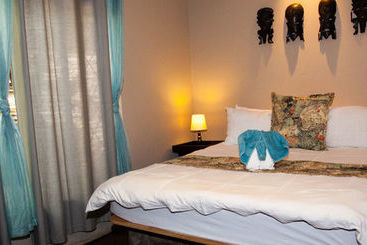 Hotel Ximongwe River Camp